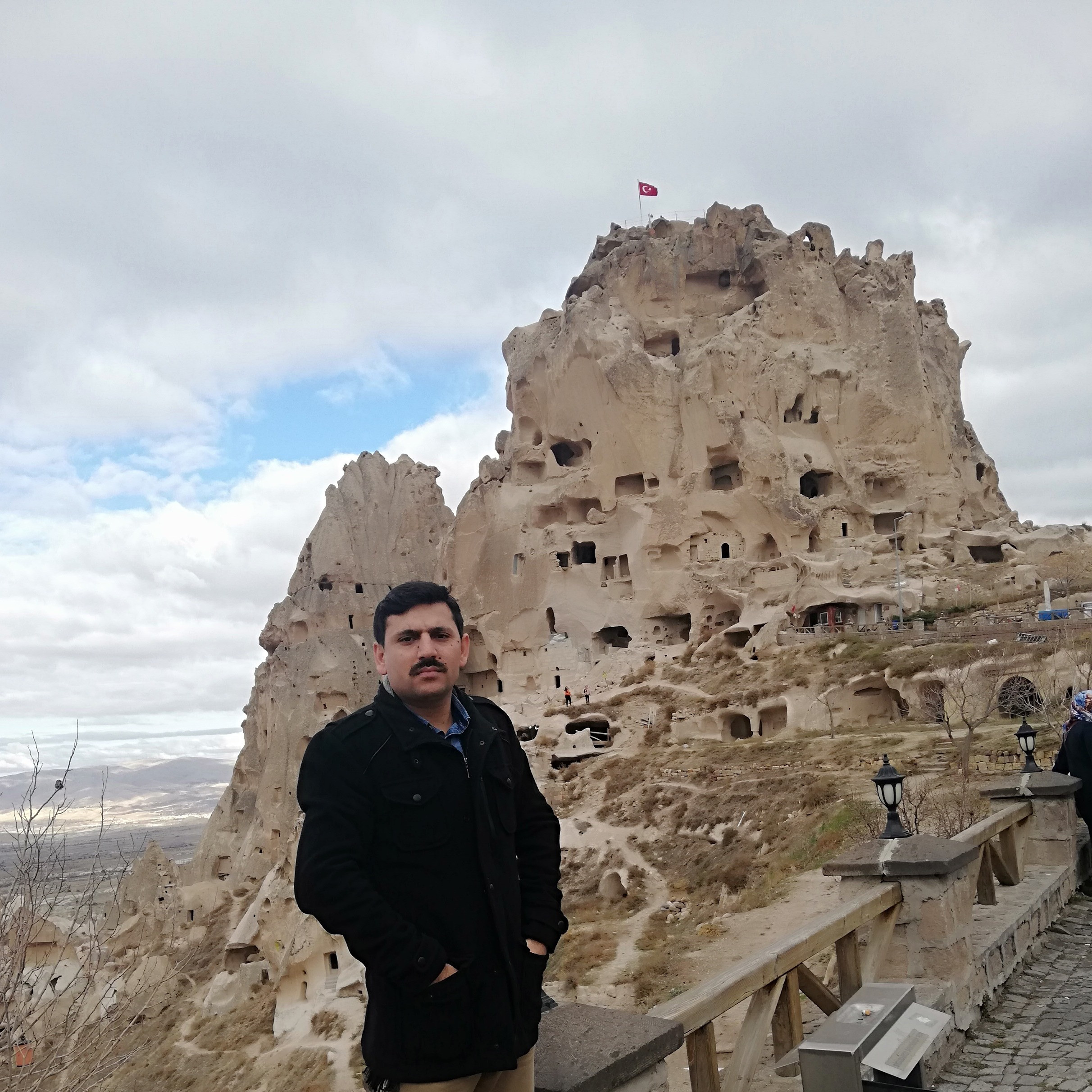 bayrambasduvar