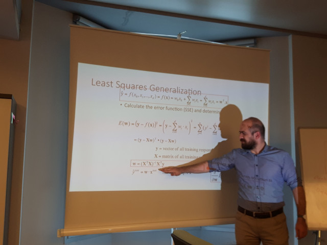 Parçacık Sürü Optimizasyonları ve Veri Biliminde Uygulama Örnekleri