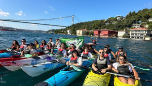 Yüzmeli Tekne Partisi