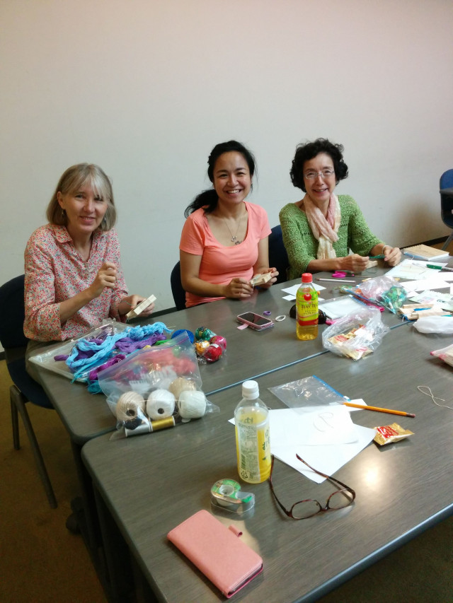 Ladies mini tapestry lesson with English 英語でのちいさなタペストリーレッスン😀✌️🌺💝🍵🍪